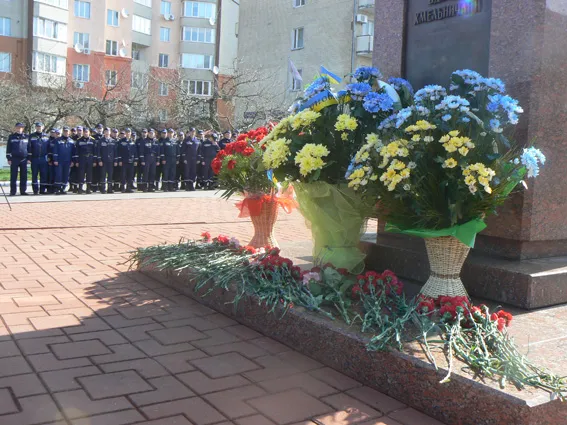 Вшанування пам'яті ліквідаторів катастрофи на Чорнобильській атомній електростанції (фото) — фото 5