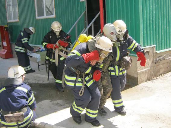 Рятувальники ліквідували умовну пожежу на елеваторі (фото) — фото 3