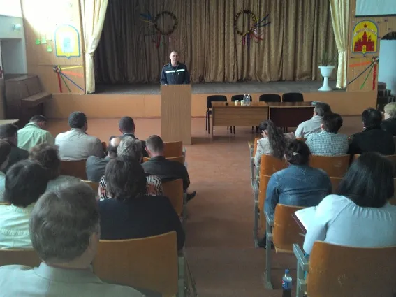 Рятувальники нагадали директорам шкіл правила безпеки життєдіяльності (фото) — фото 2