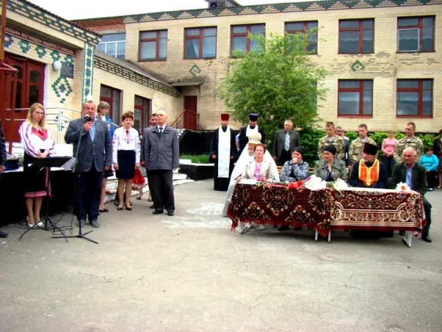 В М’якотах відкрито меморіальну дошку на честь односельчан, які загинули в АТО — фото 1