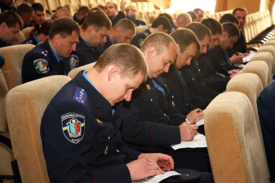 Працівники слідчого управління та УБОЗу склали заліки із професійної підготовки (фото) — фото 2
