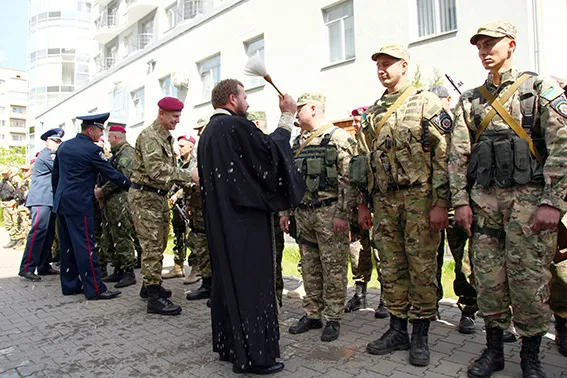 Спецпризначенці з Хмельницького вирушили в зону АТО (фоторепортаж) — фото 9