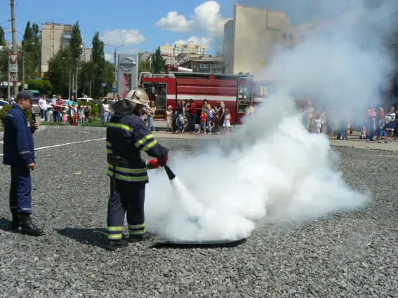 Рятувальники взяли участь у святі «Захисти дитину від вогню» напередодні Дня захисту дітей (фото) — фото 3