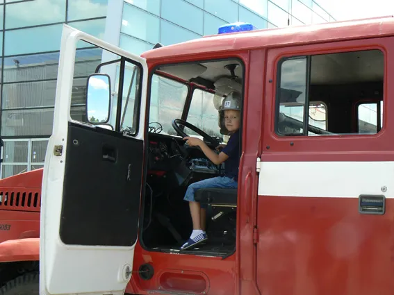 Рятувальники взяли участь у святі «Захисти дитину від вогню» напередодні Дня захисту дітей (фото) — фото 5