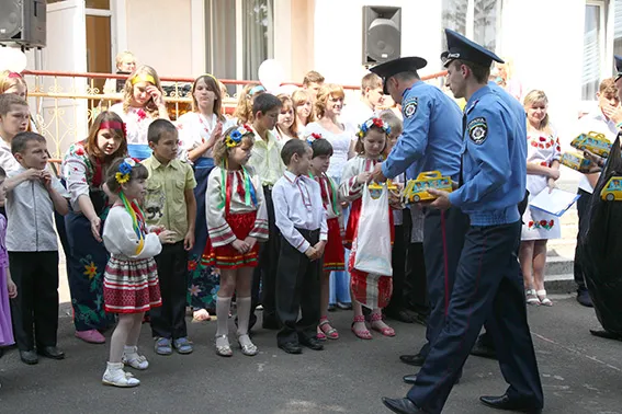 Хмельницькі правоохоронці влаштували свято для дітей-сиріт (фото+відео) — фото 3