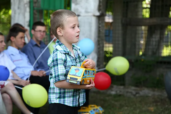 Хмельницькі правоохоронці влаштували свято для дітей-сиріт (фото+відео) — фото 4