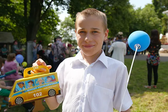 Хмельницькі правоохоронці влаштували свято для дітей-сиріт (фото+відео) — фото 6