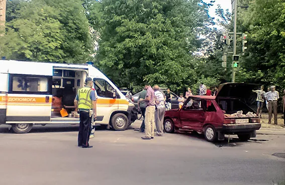 В результаті ДТП на Хмельниччині постраждало 5 дітей (фото) — фото 2