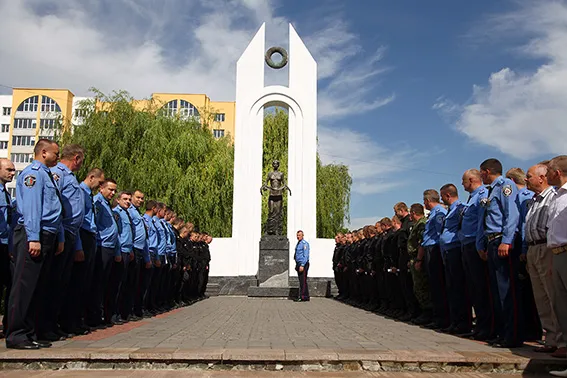 Хмельницьким міліціонерам вручили посвідчення учасника бойових дій (фото) — фото 8