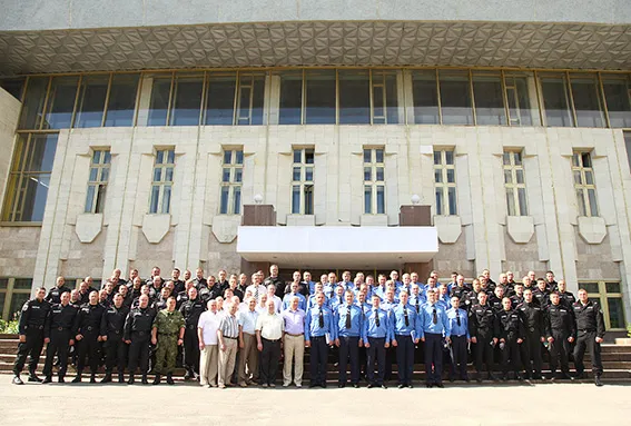 Хмельницьким міліціонерам вручили посвідчення учасника бойових дій (фото) — фото 10