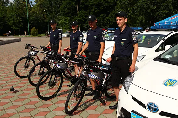 У Хмельницькому з'явились міліцейські велопатрулі (фото) — фото 4