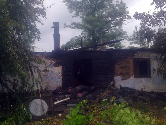Під час гасіння пожежі у житловому будинку знайшли тіло чоловіка — фото 1