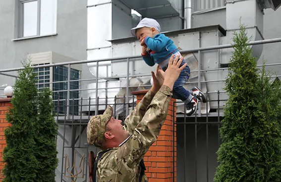 Правоохоронці повернулись із зони бойових дій (фото+відео) — фото 11