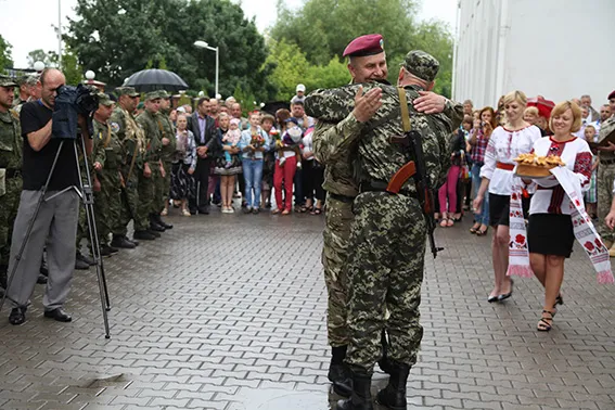 Правоохоронці повернулись із зони бойових дій (фото+відео) — фото 12
