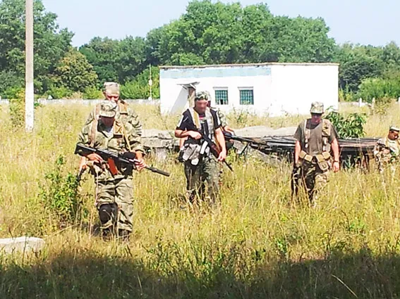 Хмельницькі правоохоронці проходять навчання в умовах, наближених до бойових (фото) — фото 2