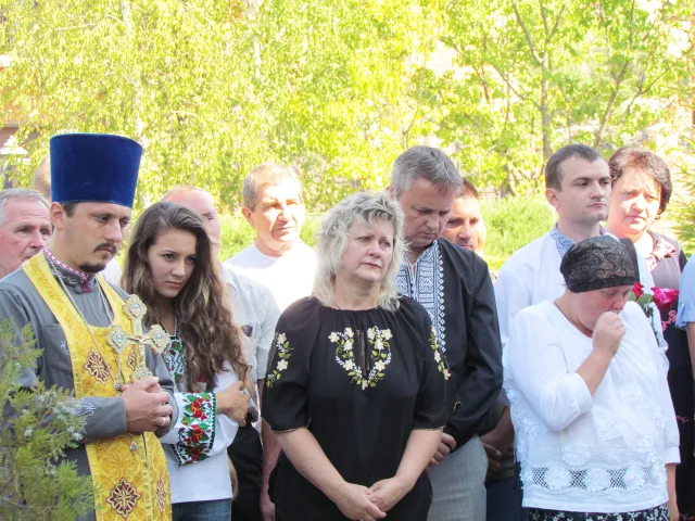Пам’ять загиблих героїв увіковічнили в навчально-виховному комплексі №1 (фото) — фото 2
