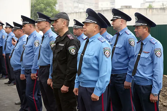 У Хмельницькому 86 працівників міліції отримали власне житло у відомчій новобудові. Серед них - 10 учасників АТО (фото) — фото 1
