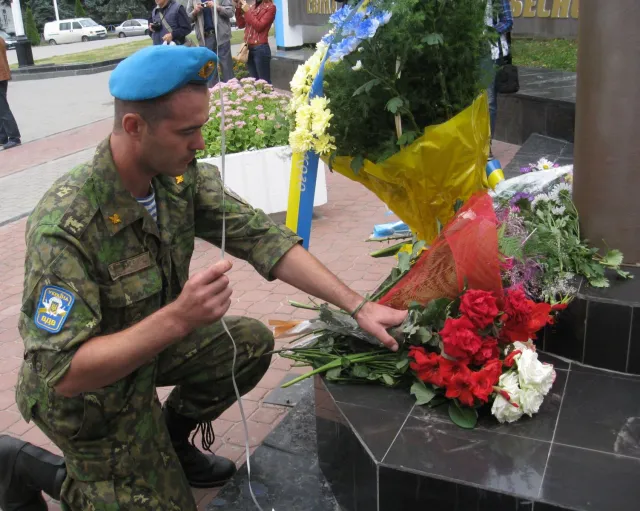 Хмельничани зустріли демобілізованих «кіборгів» (фото) — фото 5
