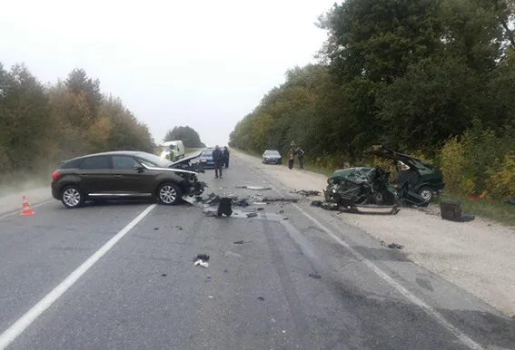 Внаслідок аварії на Хмельниччині загинула 40-річна жінка — фото 1