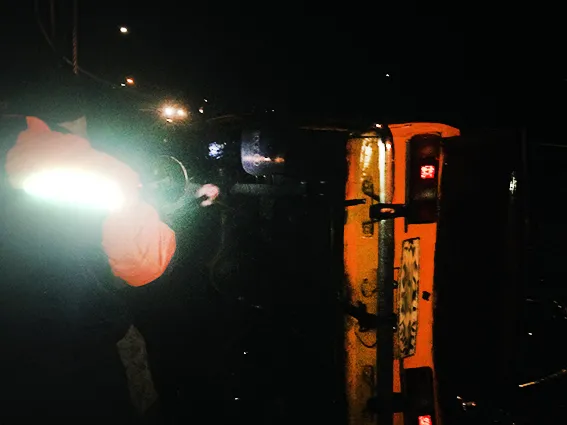 Водій «Москвича» з'їхав у річку. Внаслідок аварії загинуло двоє пасажирів (фото) — фото 3