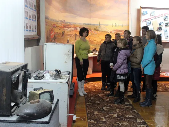 Рятувальники навчали хмельницьких школярів користуватися вогнегасниками (фото) — фото 1