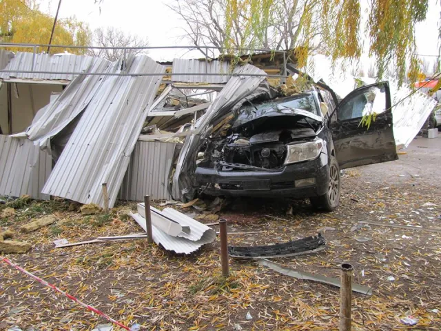 На Хмельниччині позашляховик заїхав у зупинку з людьми. Троє жінок померли на місці події (фото) — фото 7