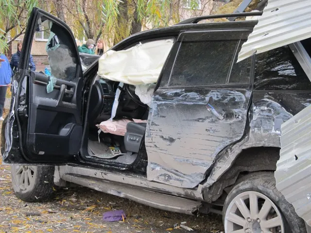 На Хмельниччині позашляховик заїхав у зупинку з людьми. Троє жінок померли на місці події (фото) — фото 8