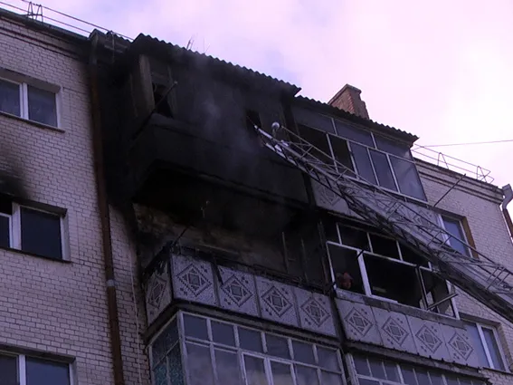 Хмельницькі вогнеборці врятували з вогню 68-річну жінку (фото) — фото 2