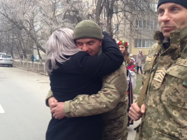 До Кам'янця-Подільського повернулись герої АТО (фото) — фото 2