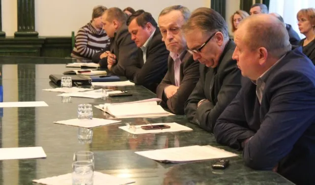 Депутати Хмельницької міськради обговорили план з енергозбереження (фото) — фото 1