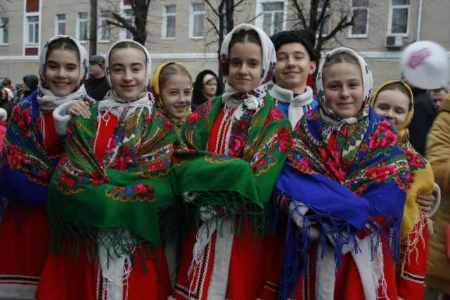 У Хмельницькому відкрили головну ялинку та гостину Святого Миколая! (фото) — фото 6