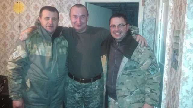 У зоні АТО шепетівські волонтери ледве втекли від обстрілів (фото) — фото 2