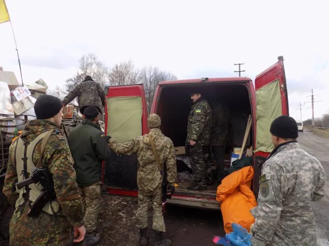 Подільські священнослужителі днями повернулися зі Сходу України, де навідували наших бійців (фото) — фото 2