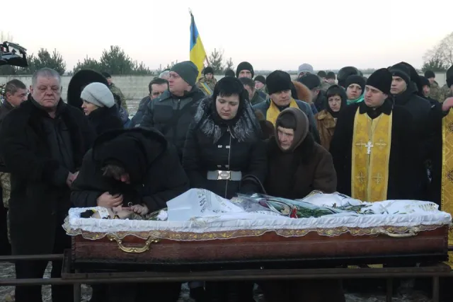 У Нетішині провели в останню дорогу 27-річного айдарівця Назара Голюка (фото) — фото 11