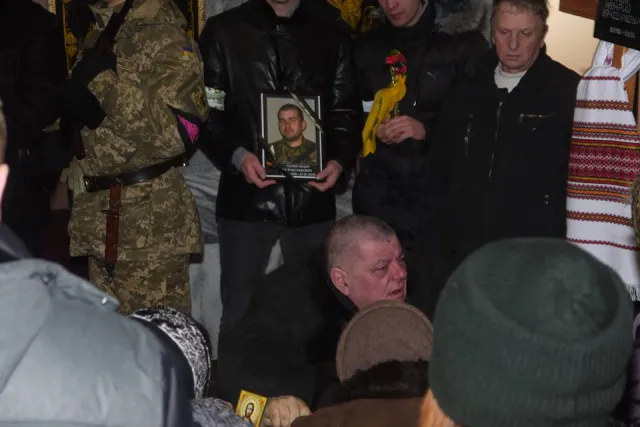 У Нетішині провели в останню дорогу 27-річного айдарівця Назара Голюка (фото) — фото 5