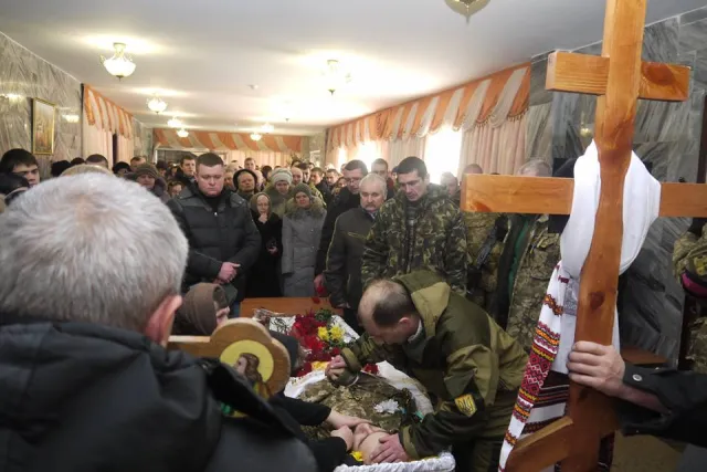 У Нетішині провели в останню дорогу 27-річного айдарівця Назара Голюка (фото) — фото 6