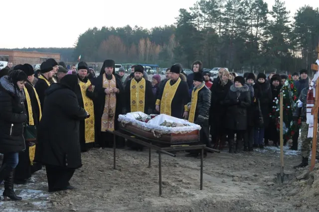 У Нетішині провели в останню дорогу 27-річного айдарівця Назара Голюка (фото) — фото 10