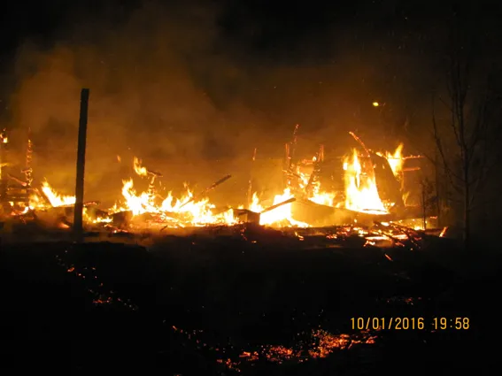 Вчора ввечері на Львівському шосе вщент згоріло кафе (фото) — фото 4