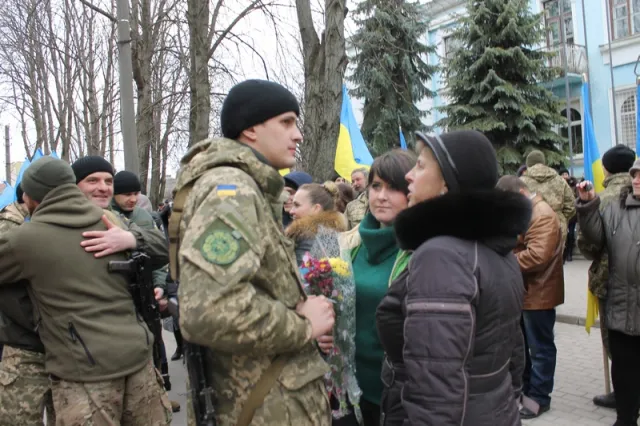 Із зони АТО додому повернувся 21 військовий із Центру розмінування — фото 6