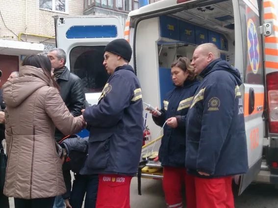 В Кам'янці-Подільському під час пожежі загинула людина. П'ятьох вдалось врятувати — фото 3