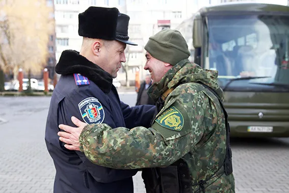 Хмельницькі правоохоронці повернулись із зони АТО — фото 11