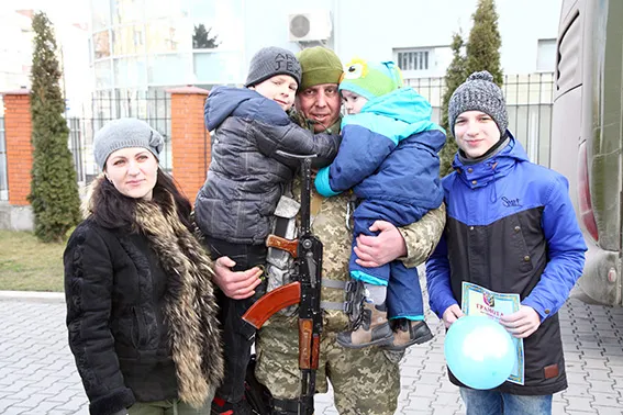 Хмельницькі правоохоронці повернулись із зони АТО — фото 14