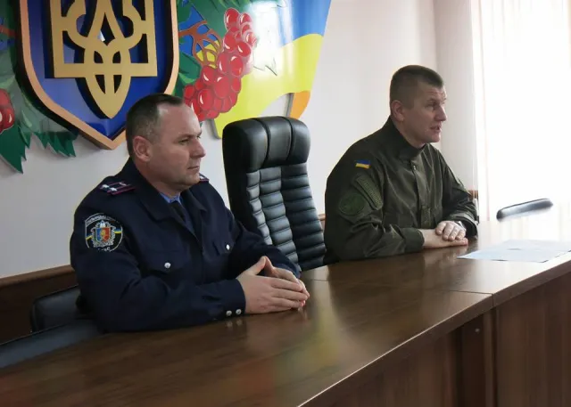 На Хмельниччині правоохоронцям представили двох нових начальників поліції — фото 1