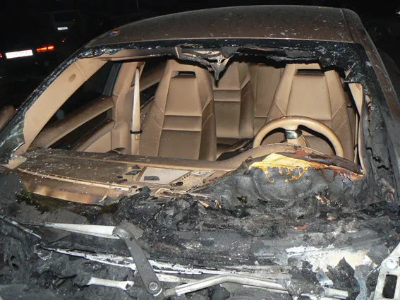 На одній із автостоянок Хмельницького ледь не згоріло шість авто, ймовірно - через підпал — фото 3