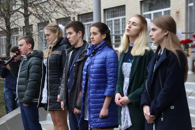 У Хмельницькому встановили меморіальну дошку загиблому в АТО правоохоронцю — фото 9