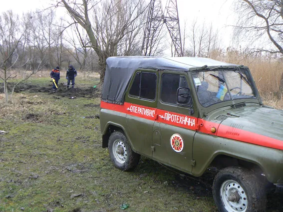 У Хмельницькому рятувальники знешкодили 36 артилерійських снарядів часів Другої світової війни — фото 1