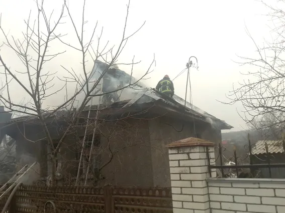 На Хмельниччині чоловік поставив на плиту грітись каструлю з водою, а в результаті - ледве не позбавив себе життя — фото 2