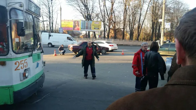 У Хмельницькому зіткнулись два автомобіля. Є потерпілі — фото 3