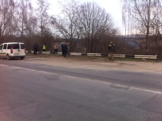 У Хмельницькому автівка злетіла в кювет: п'яний водій відбувся царапинами — фото 1