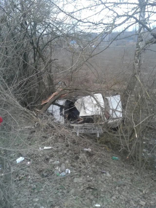 У Хмельницькому автівка злетіла в кювет: п'яний водій відбувся царапинами — фото 2